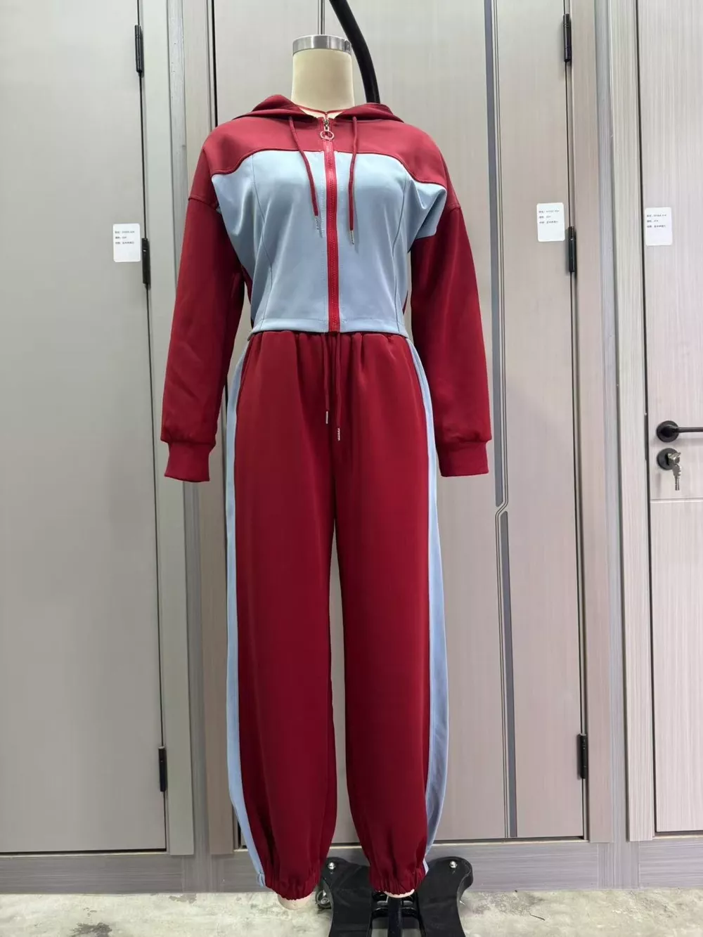 Color-Block Zip-Up Crop Hoodie and Joggers Set, image 9