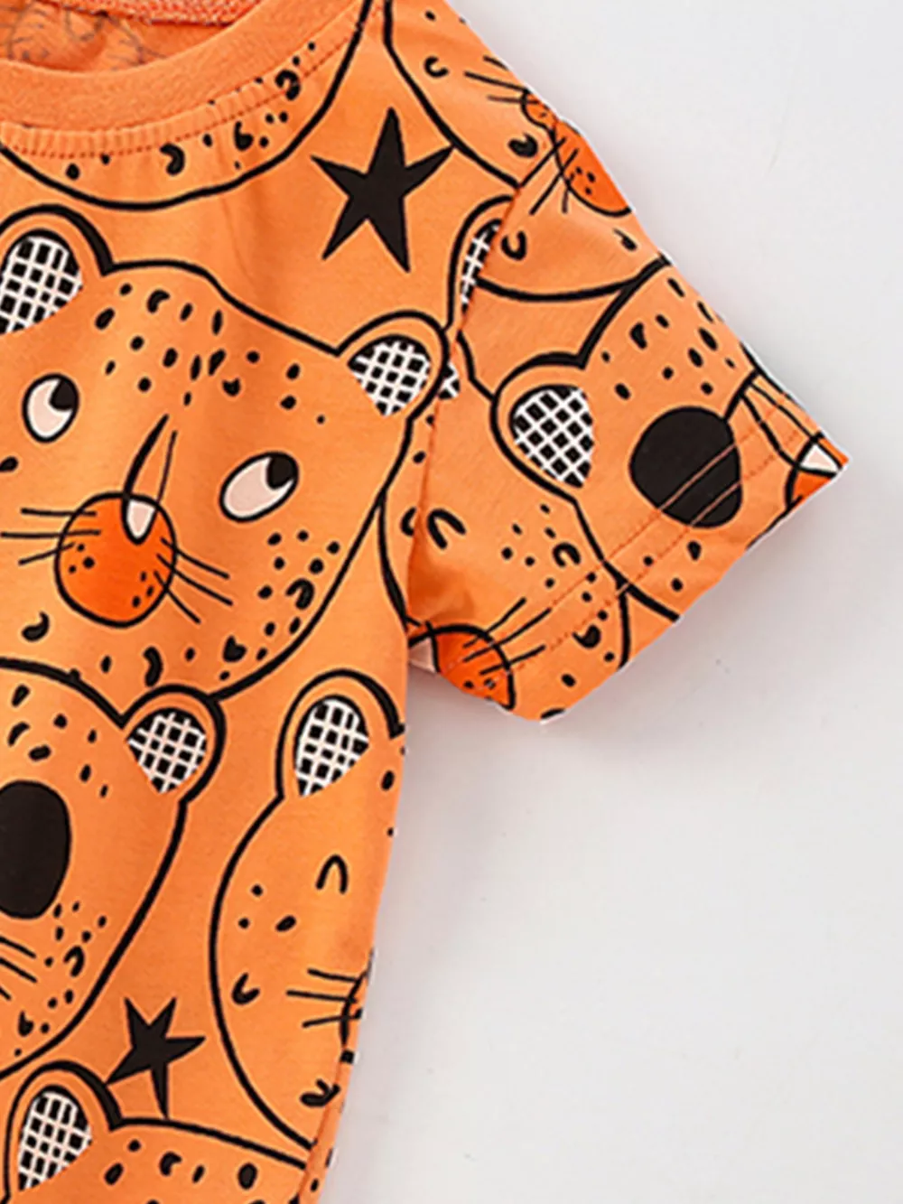 Children's Bear Print Round Neck Top and Shorts Set, image 4