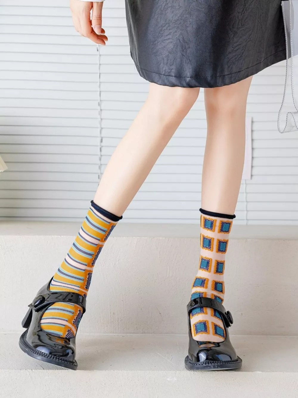 Geometric Abstract Print Socks, image 4
