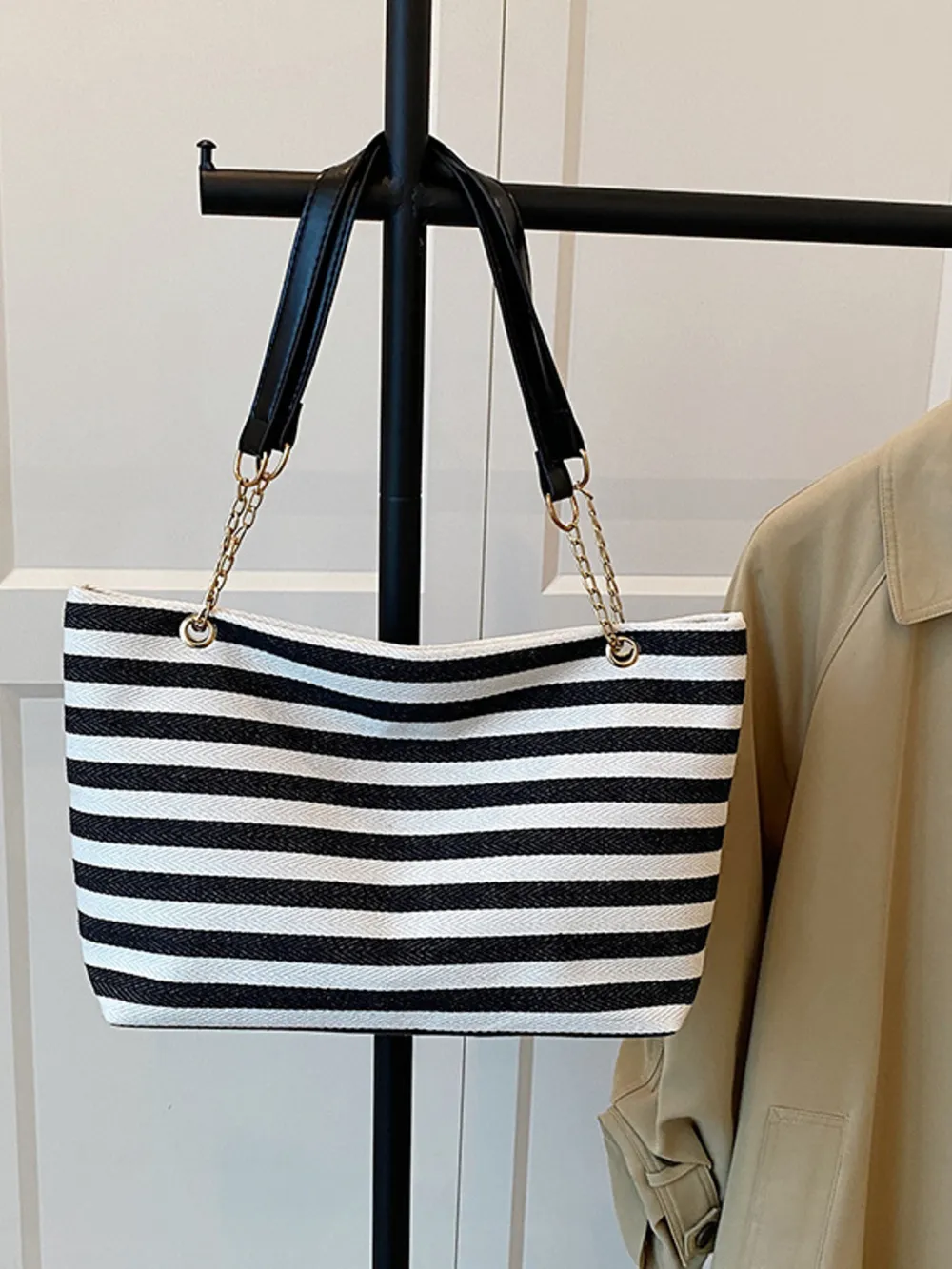 Striped Shoulder Bag with Chain Detail, image 4