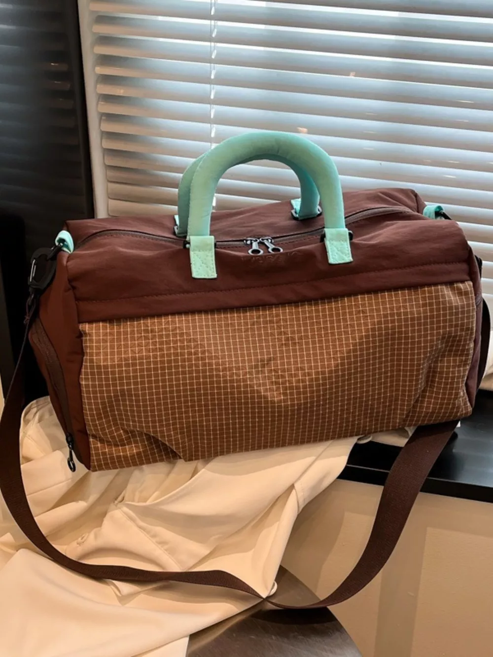 Plaid Oxford Sloth Travel Bag, image 3
