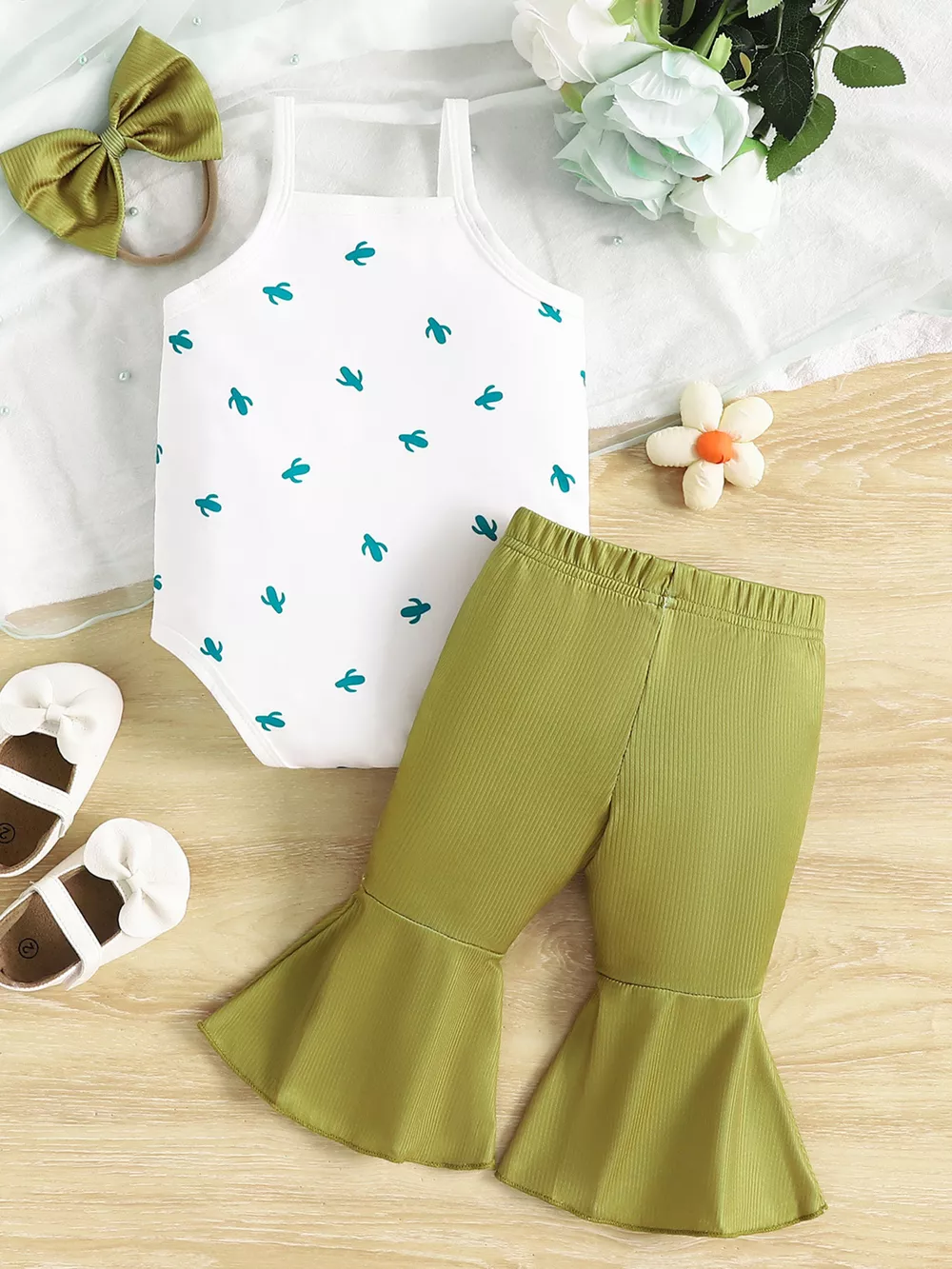 Children's Printed Bodysuit & Flare Leg Pants & Headband 3-Piece Set, image 7