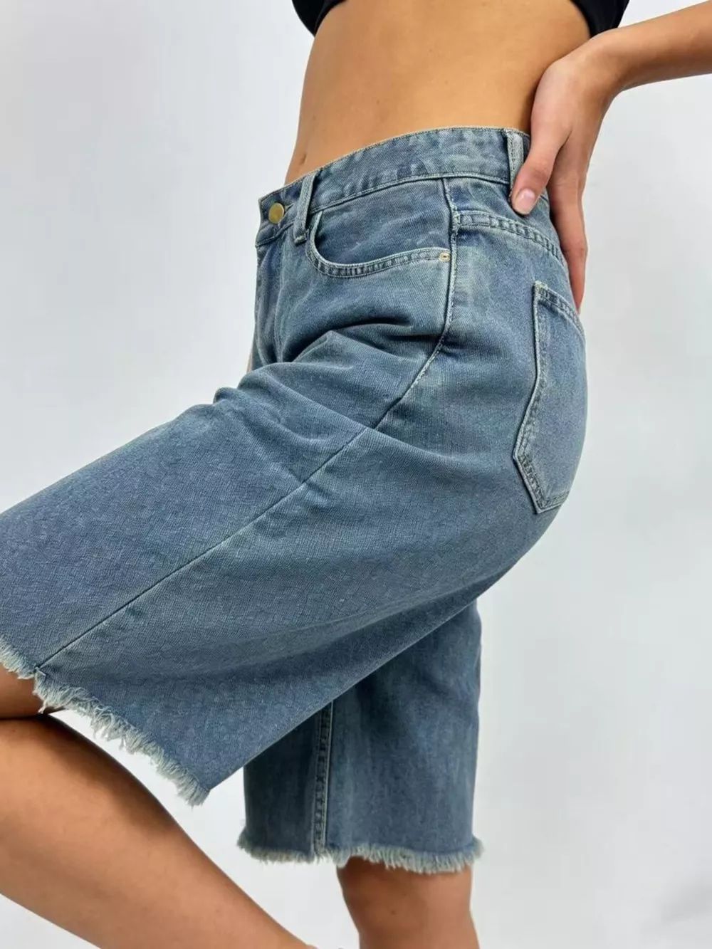 Frayed Hem Relaxed Fit Denim Shorts, image 3
