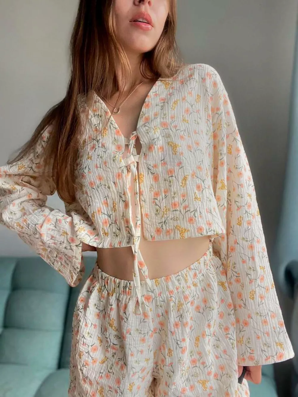 Floral Print Crinkle Texture Tie-Front Top and Shorts Set, image 2