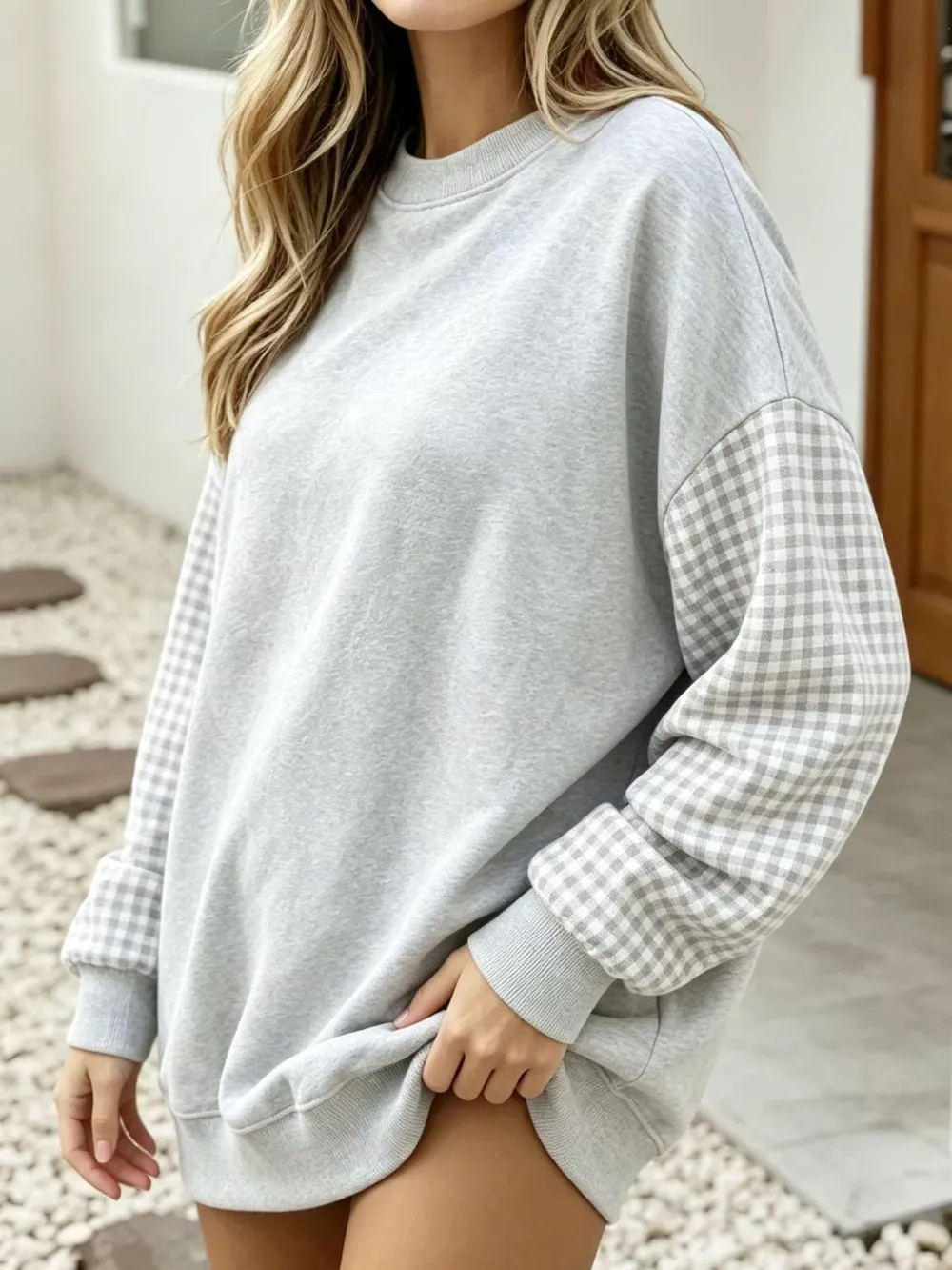 Christmas-Themed Contrast Gingham Long Sleeve Sweatshirt
