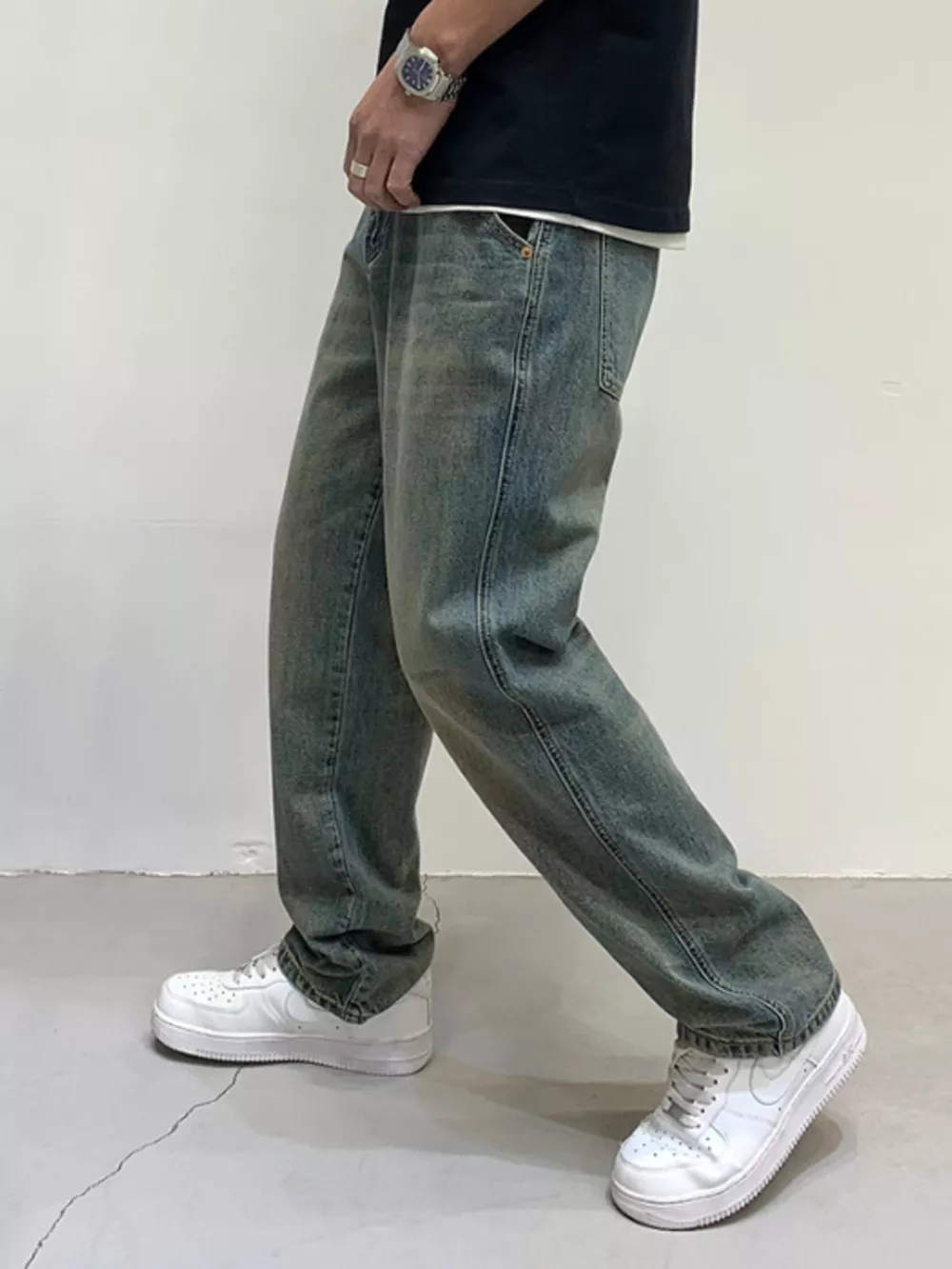 Men's Vintage Wash Loose Fit Jeans, image 4