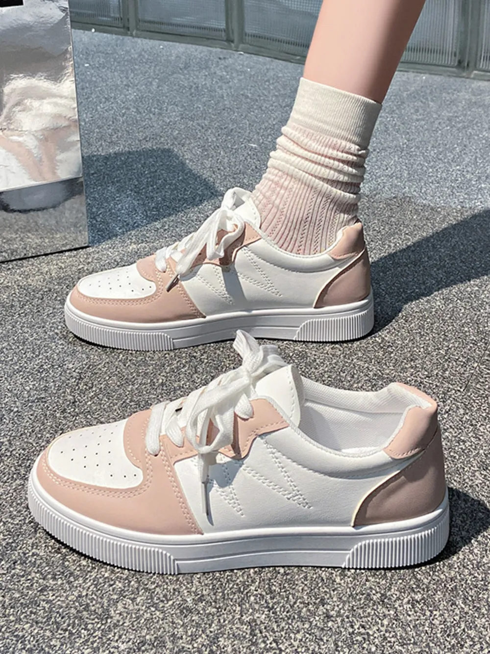Lace Up Round Toe Sneakers