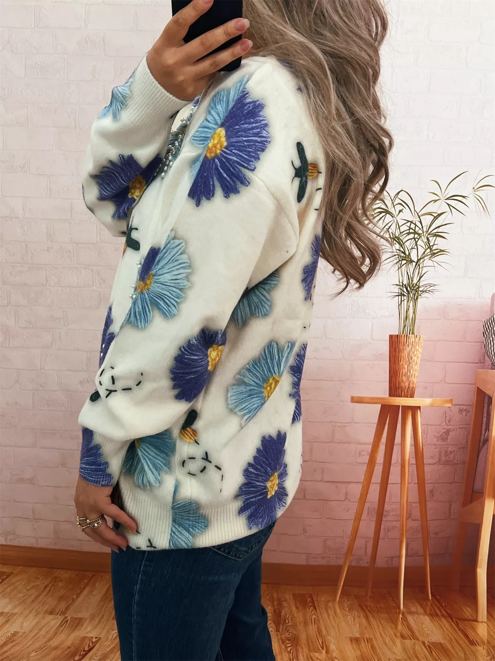 Pearl Detail Flower Round Neck Sweater, image 5