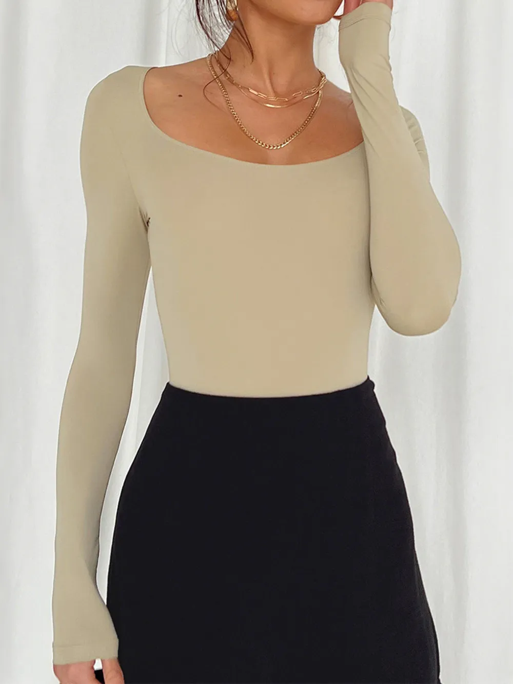 Long Sleeve Scoop Neck Fitted T-Shirt, image 2