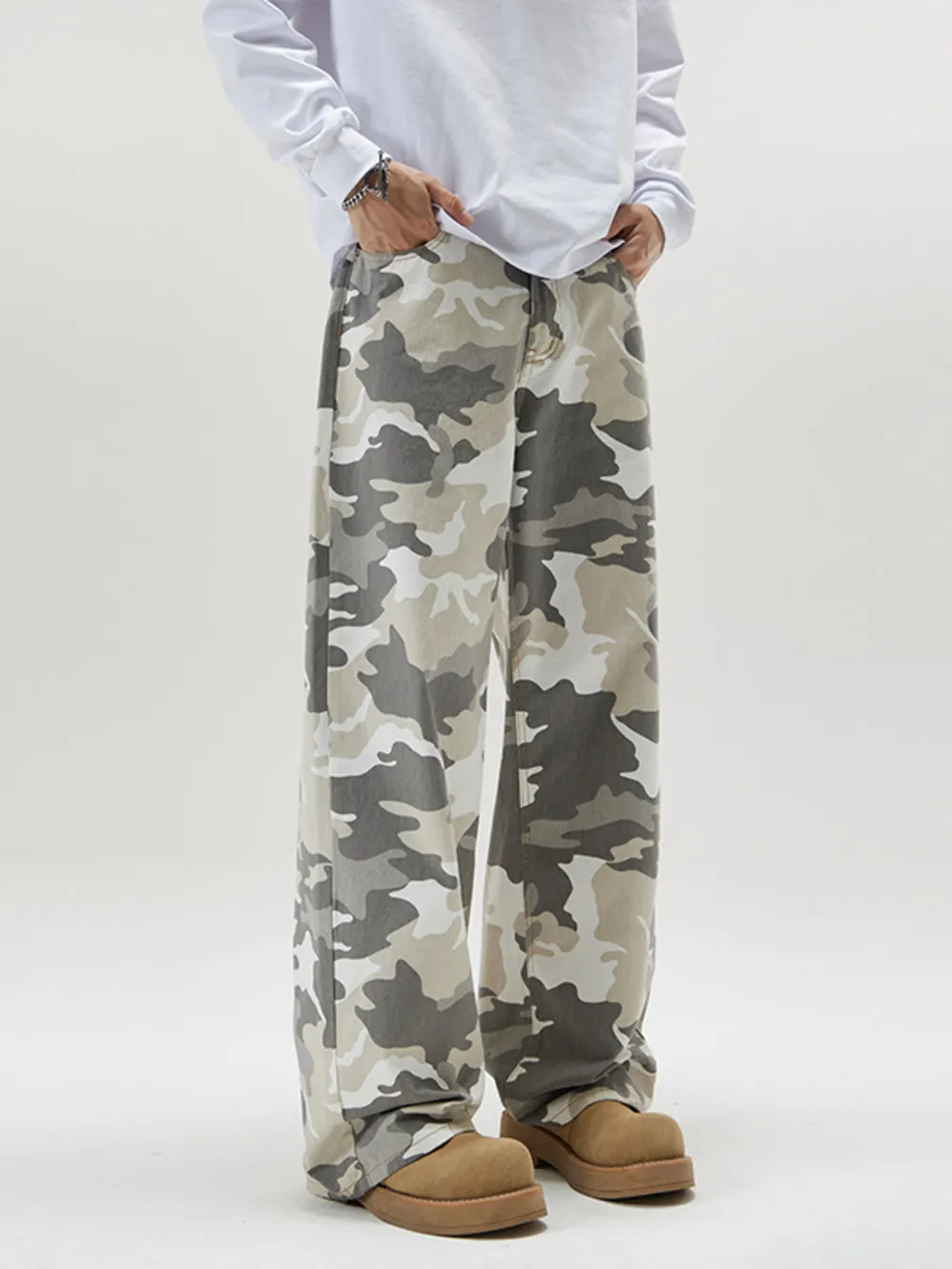 Men's Relaxed Fit Camo Print Pants, image 2