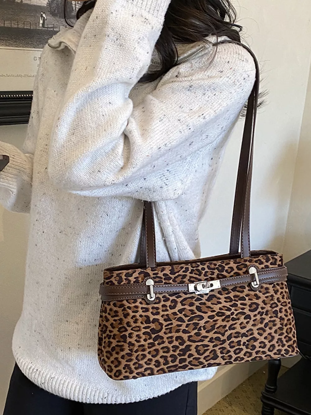 Leopard Decorative Lock Shoulder Bag, image 3
