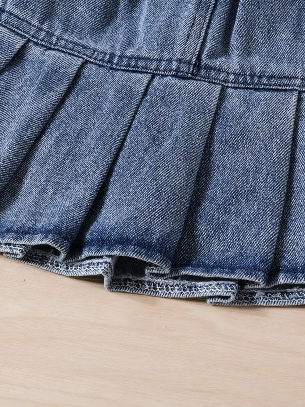 Children's Denim Bowknot Crop Top and Pleated Skirt Set, image 7