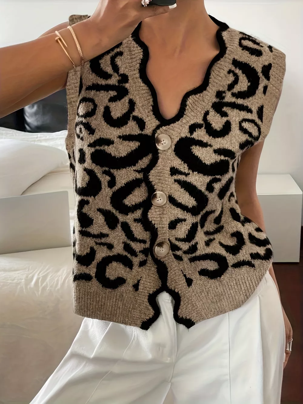 Plus Size Leopard Scalloped Edge Button-Down Sweater Vest, image 2