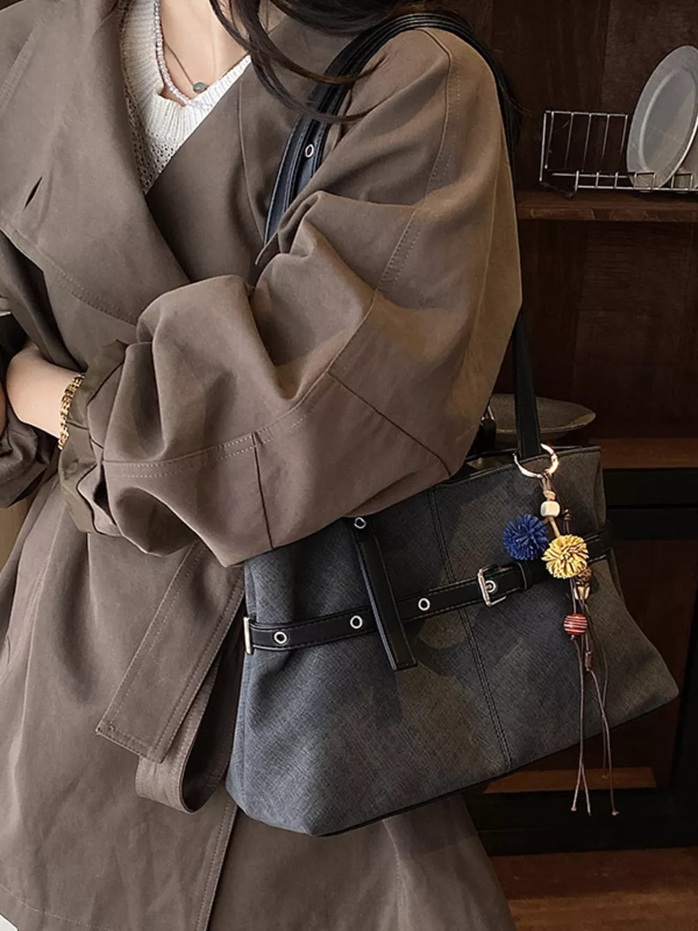 Vintage Style Shoulder Bag, image 4