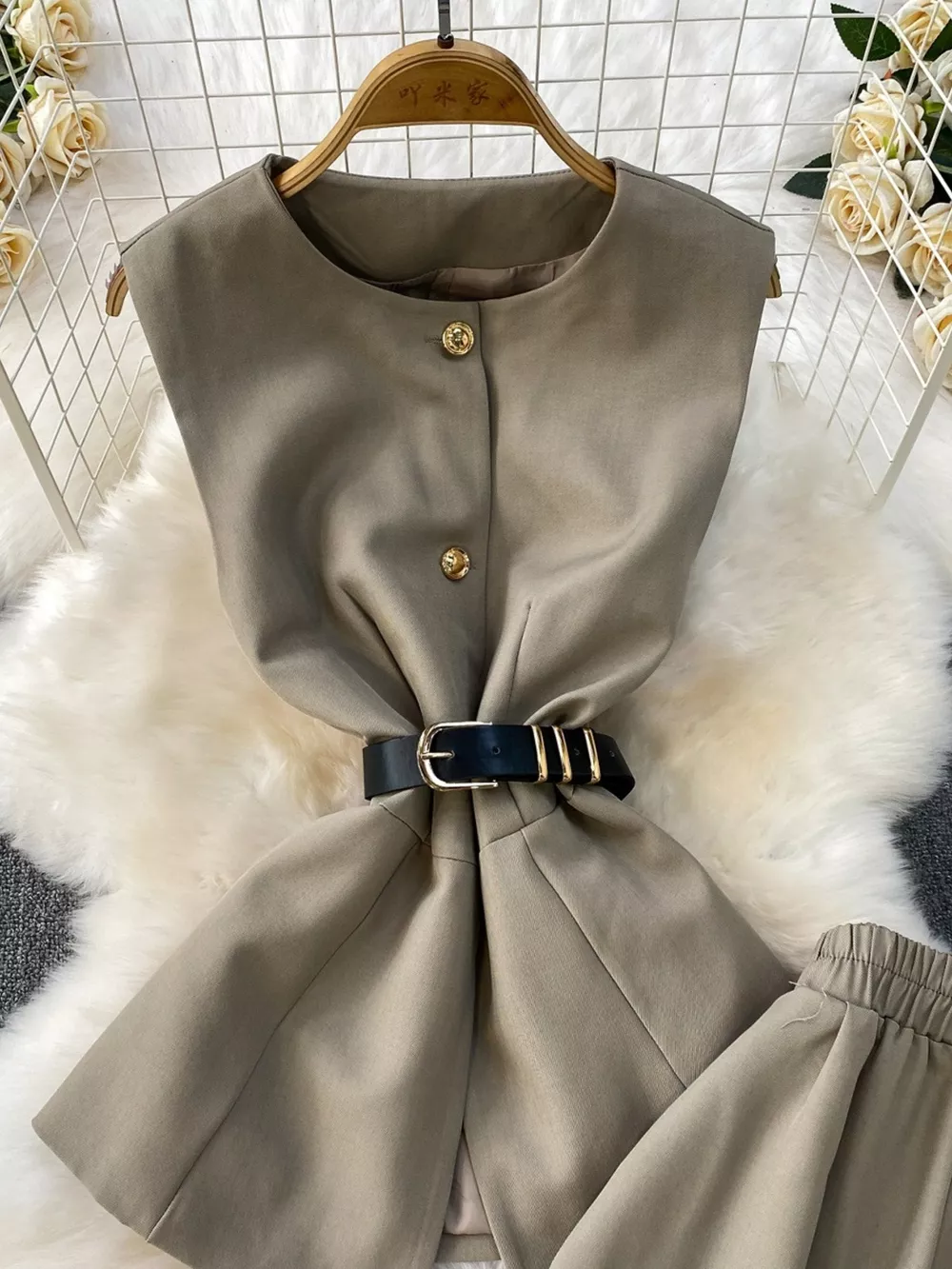 Sleeveless Top and Wide-Leg Pants Set, image 16