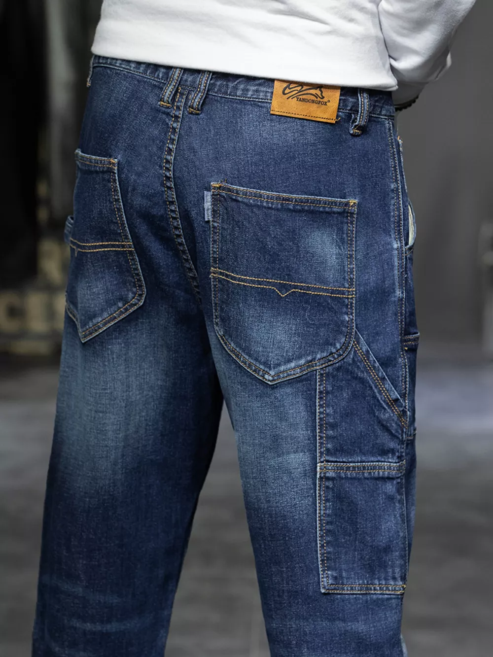 Men's Relaxed Fit Cargo Jeans, image 4