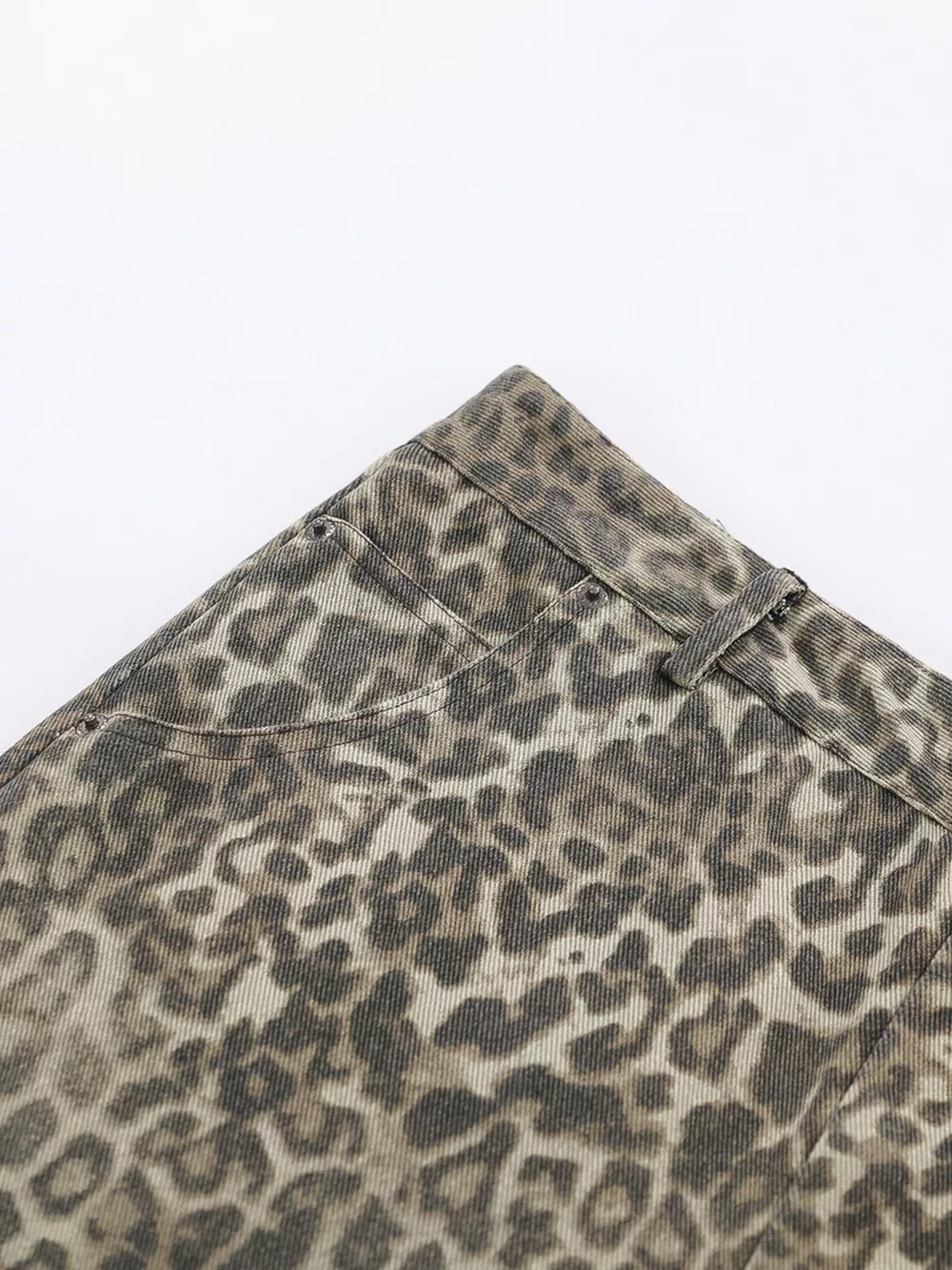 Men's Leopard Print Cargo Wide-Leg Capris, image 9