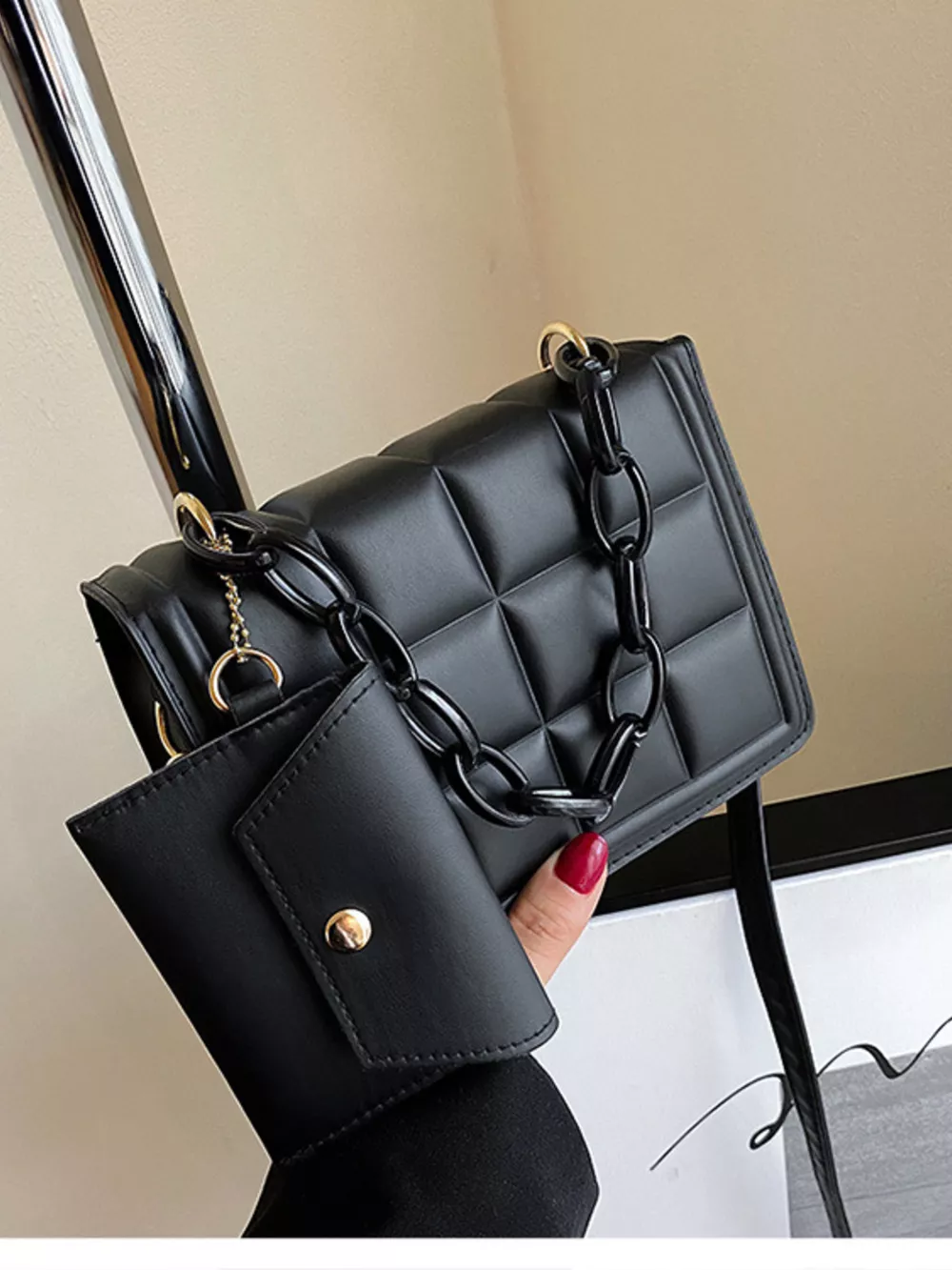 Quilted Chain Strap Crossbody Bag