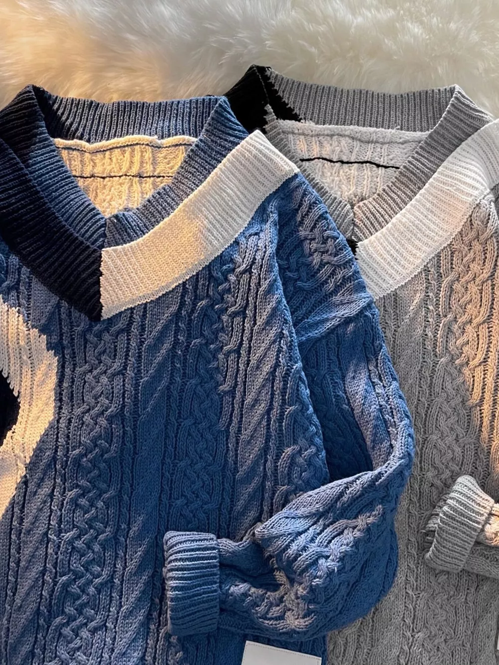 Men's Color Block V-Neck Knit Sweater, image 3