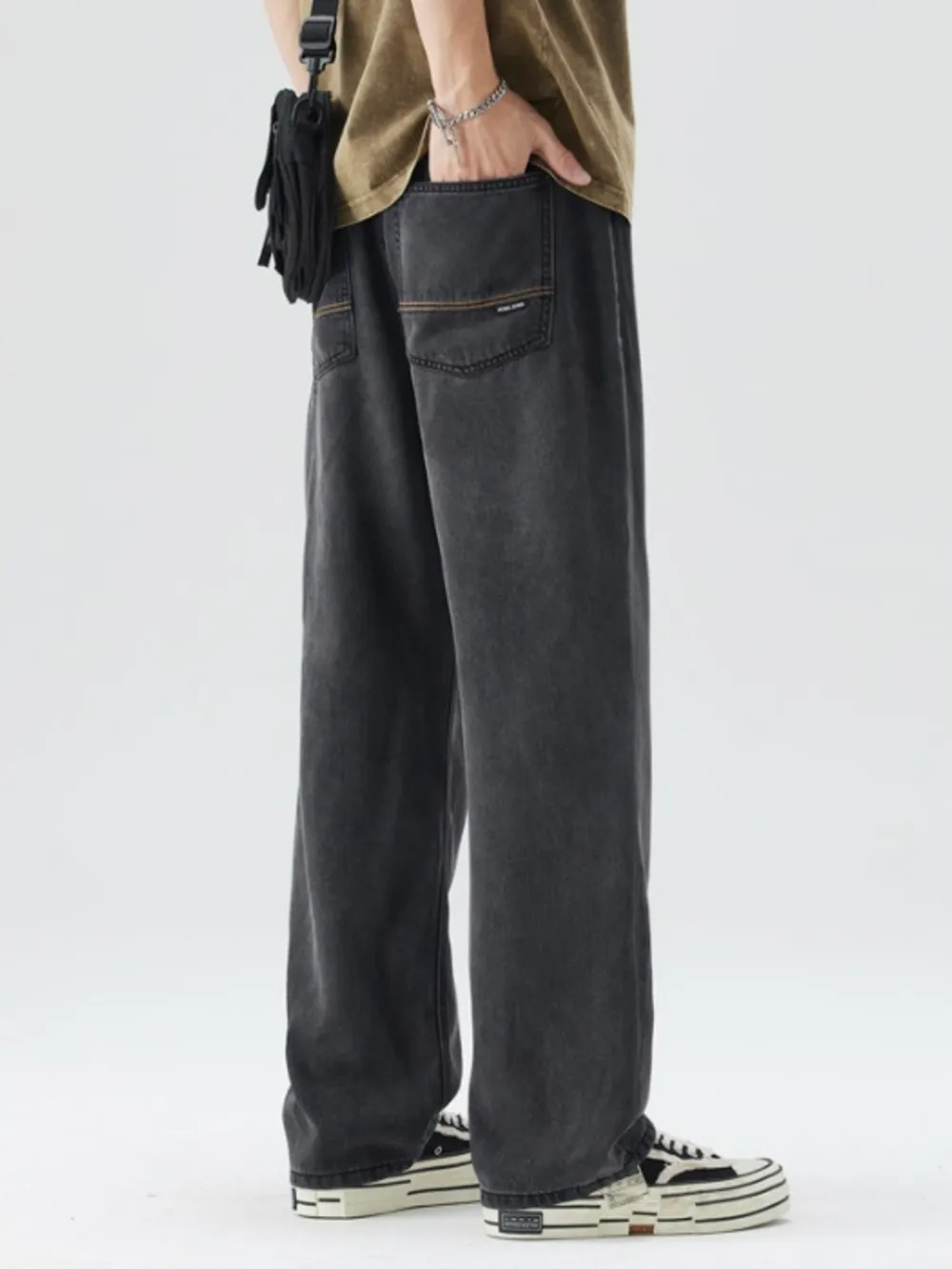 Men's Wide-Leg Relaxed Fit Jeans, image 4