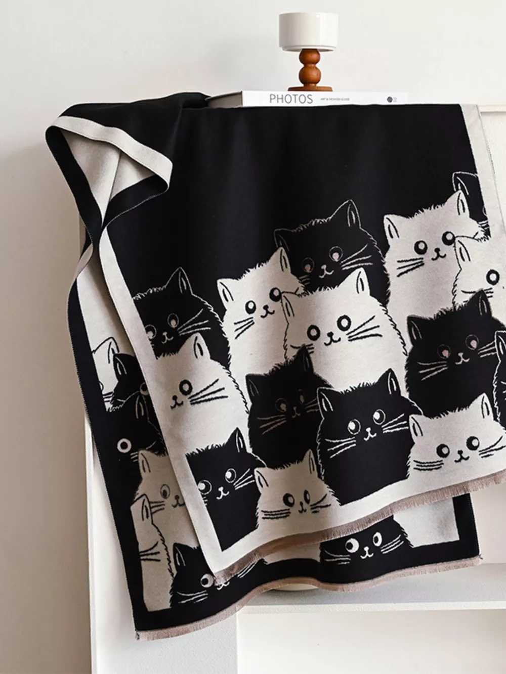 Cute Cat Pattern Knitted Scarf