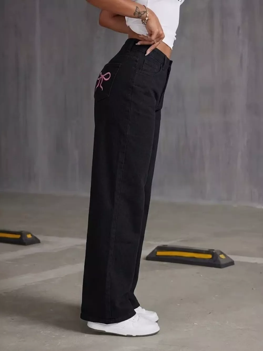 High-Waisted Wide-Leg Jeans, image 2