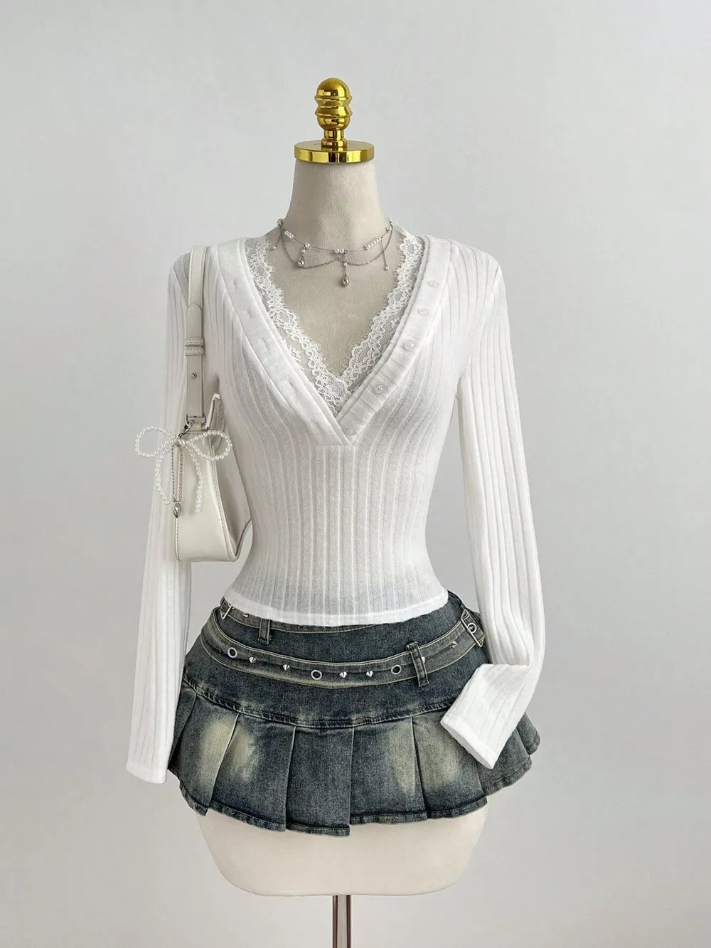 V-Neck Lace Trim Ribbed Knit T-Shirt