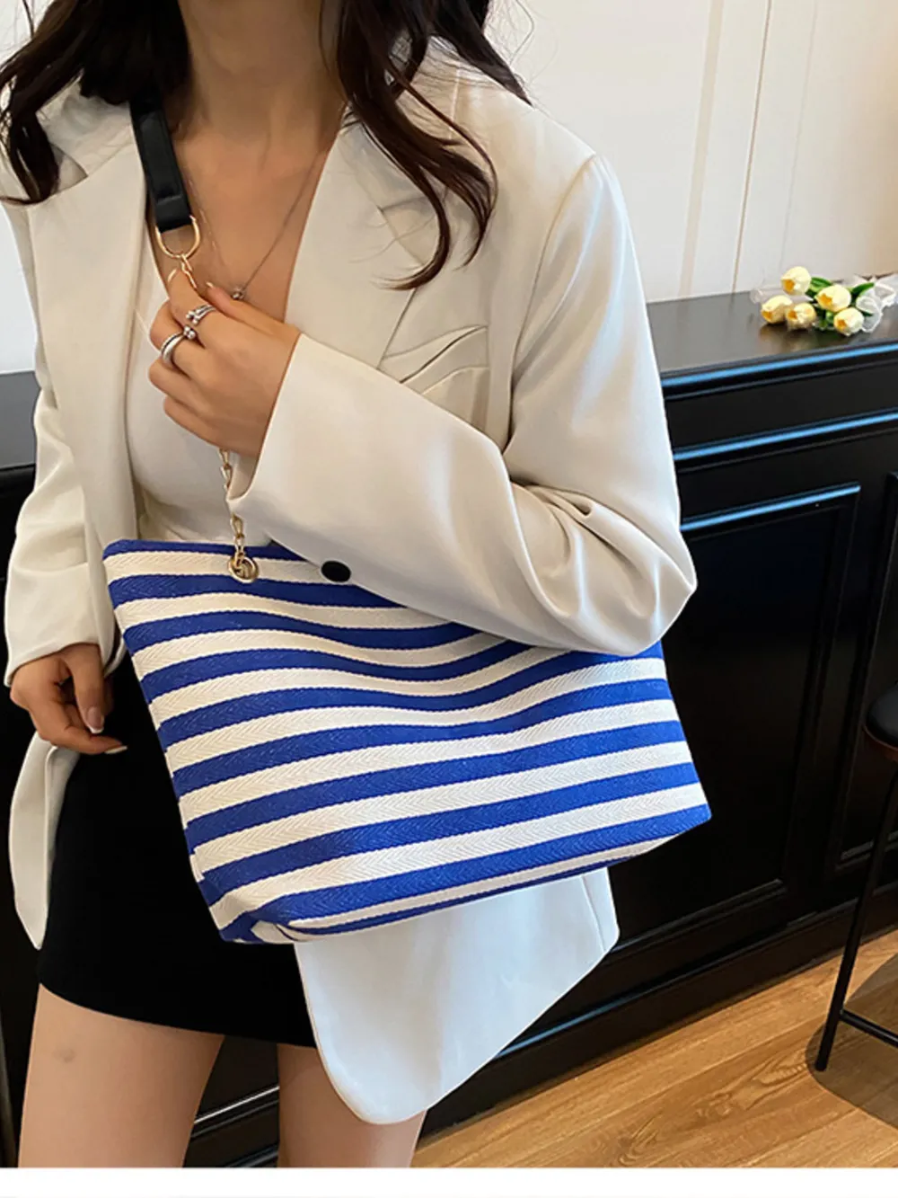 Striped Shoulder Bag with Chain Detail, image 5