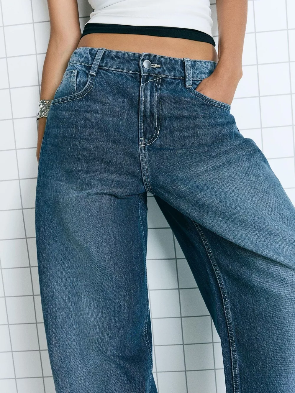 Wide Leg Washed Jeans, image 16