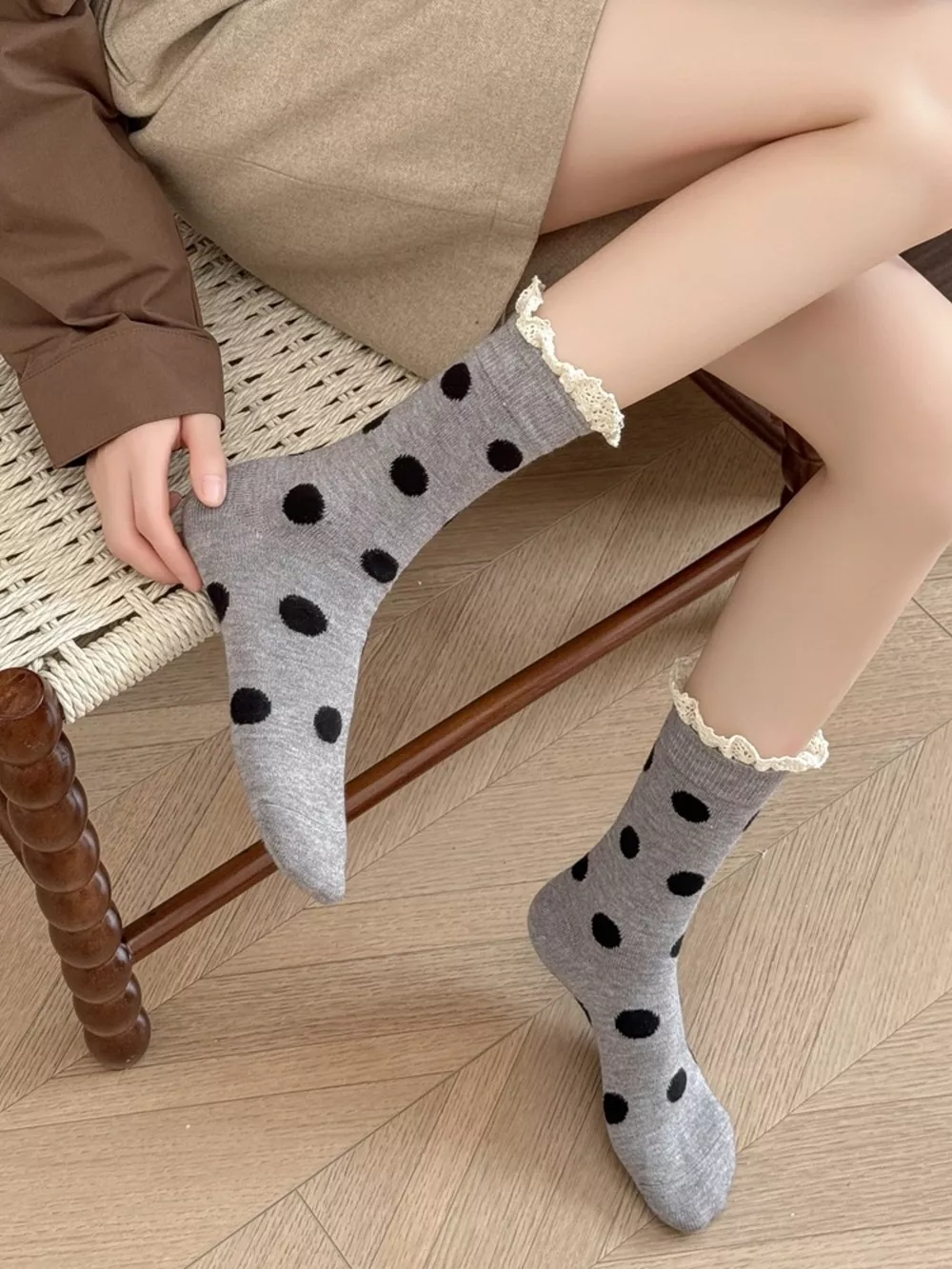 Vintage Polka Dot Ruffle Trim Mid-Calf Socks, image 7
