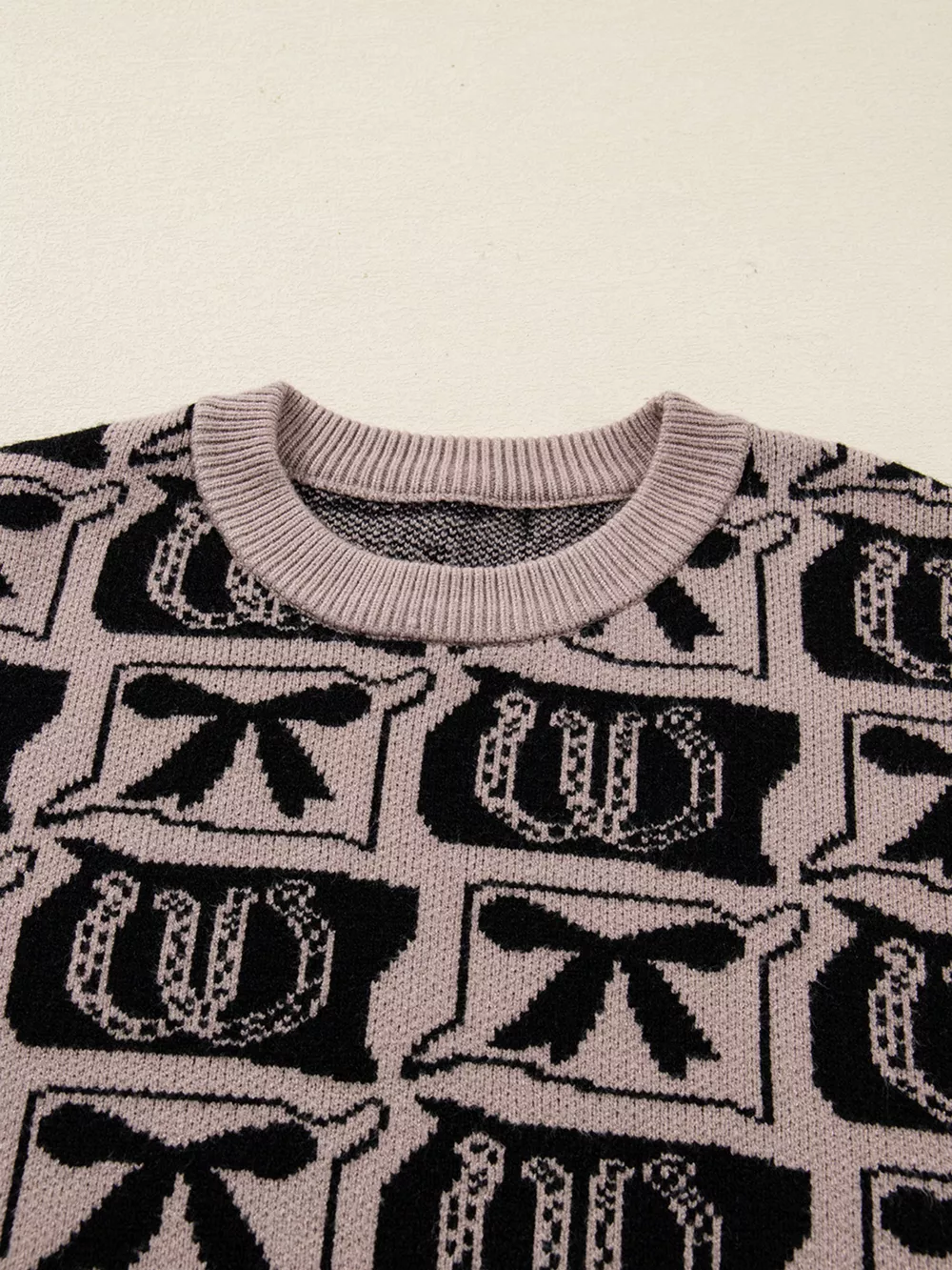 Bows & Horseshoes Pattern Round Neck Sweater, image 6