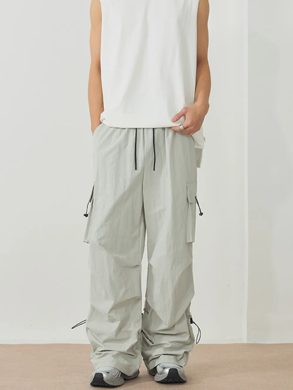 Men's Loose Fit Cargo Pants with Drawstring, image 4