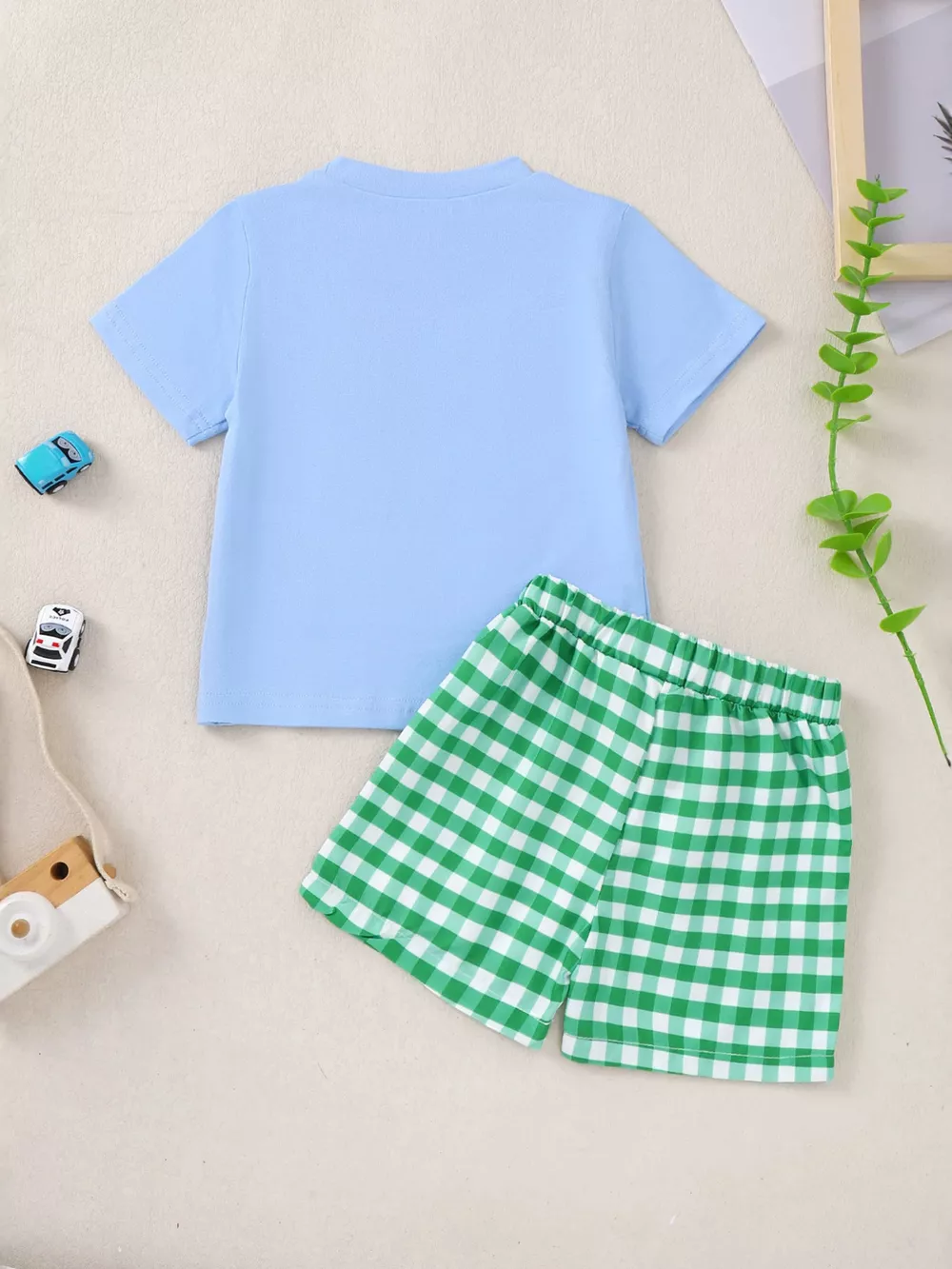 Children's Frog T-shirt and Plaid Shorts Set, image 6