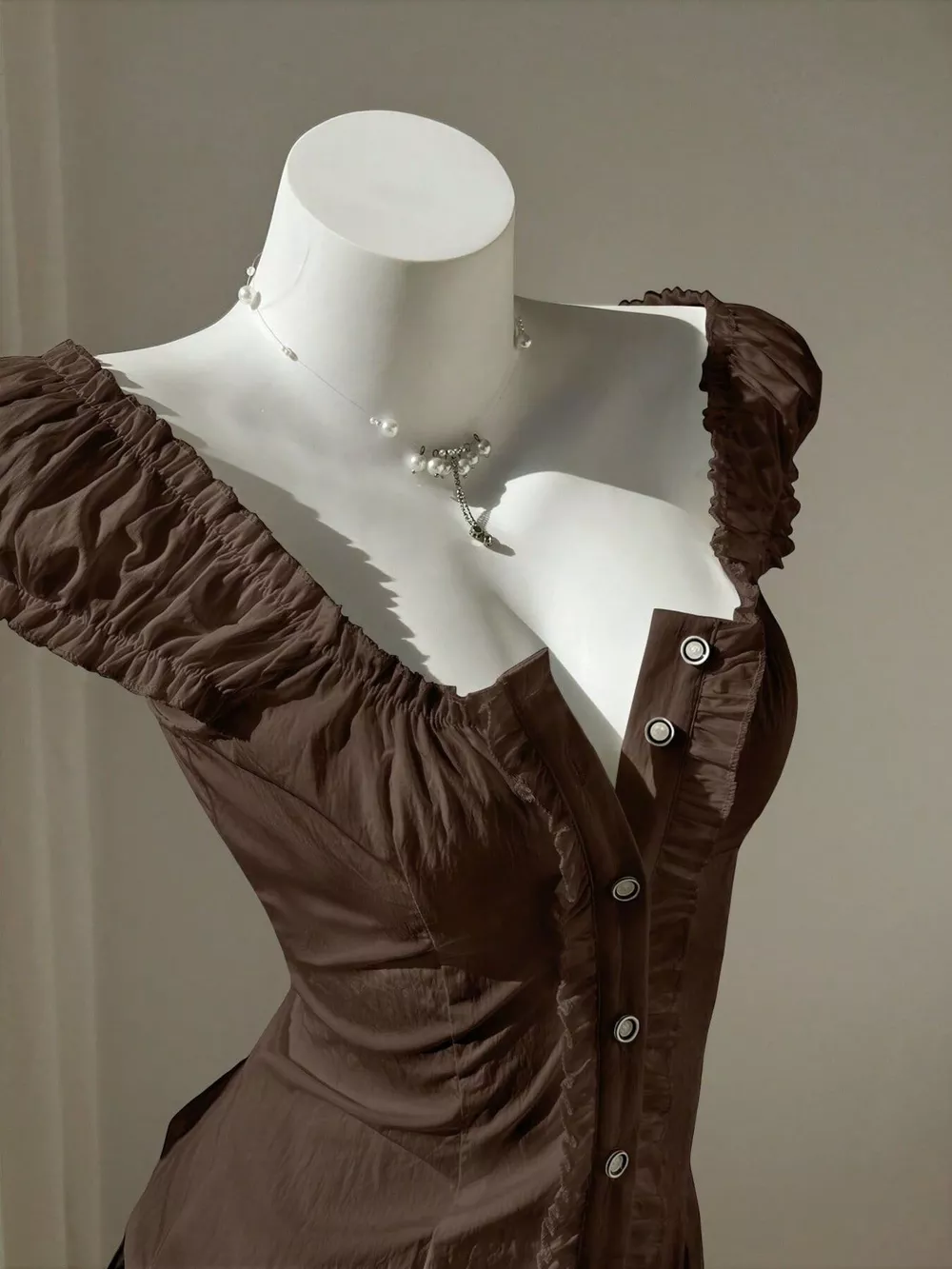Chic Puff Sleeve Ruched Button-Up Blouse, image 3