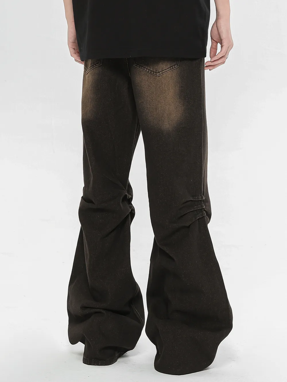 Men's Relaxed Fit Vintage Wash Flare Jeans, image 4