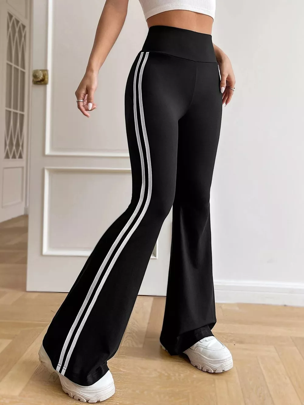 High-Waisted Side-Striped Flare Active Pants, image 4