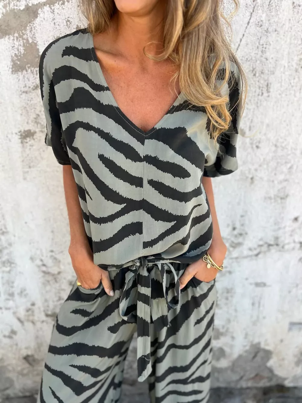 Zebra Print V-Neck Top and Pants Set, image 6