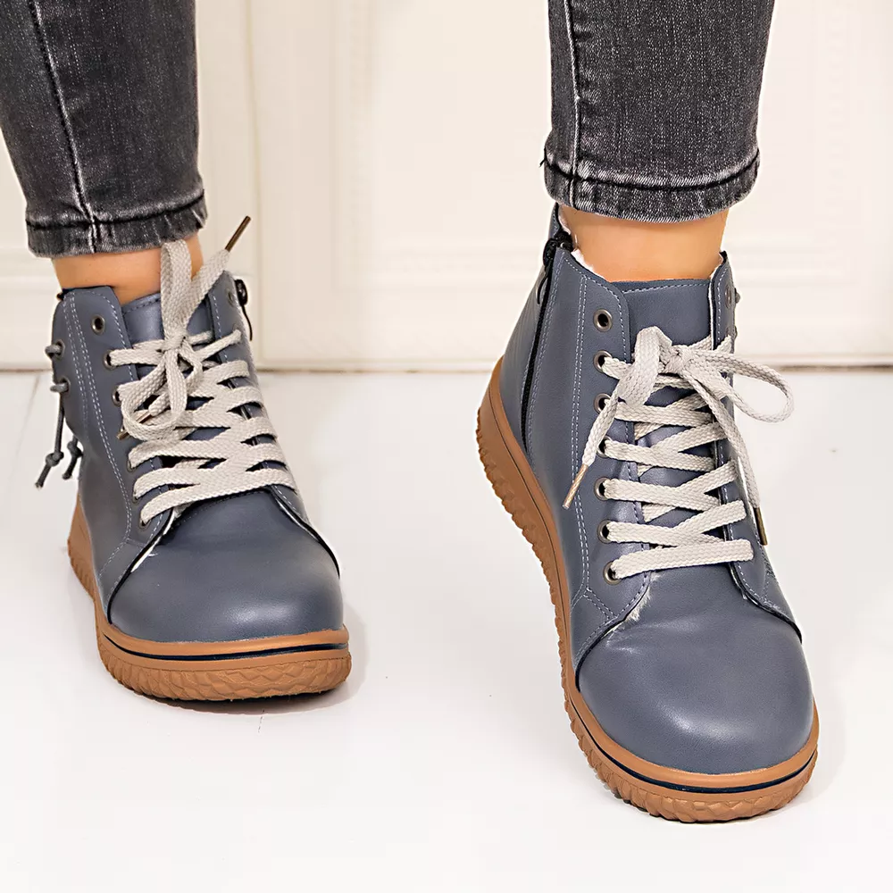 Round Toe Platform Boots