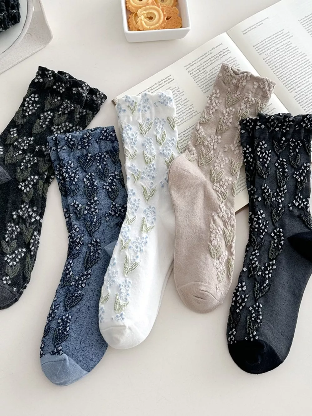 Vintage Textured Crew Socks, image 4