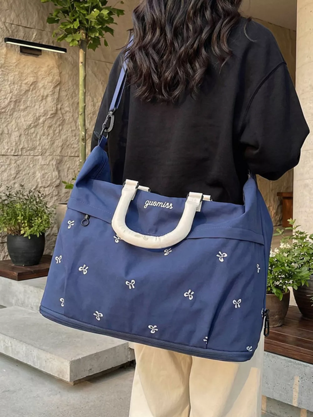 Bow Embroidered Travel Bag, image 2