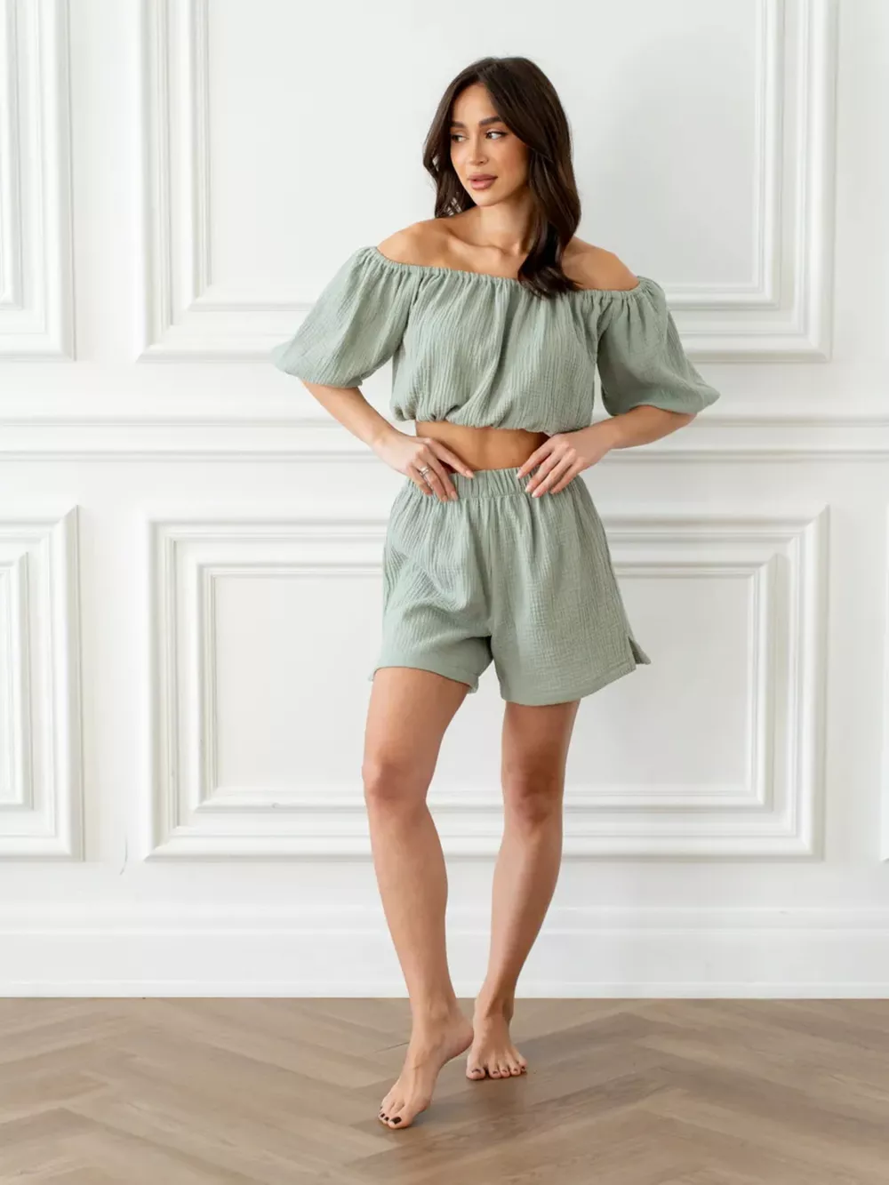 Off-Shoulder Cropped Top and Shorts Set, image 4