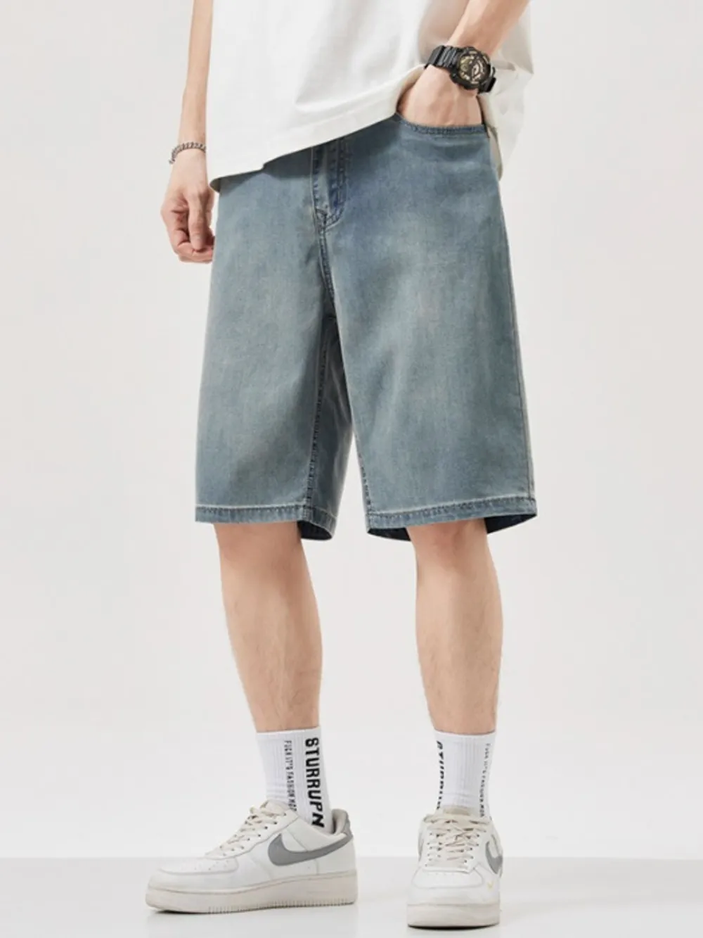 Men's Relaxed Fit Wash Denim Shorts, image 2