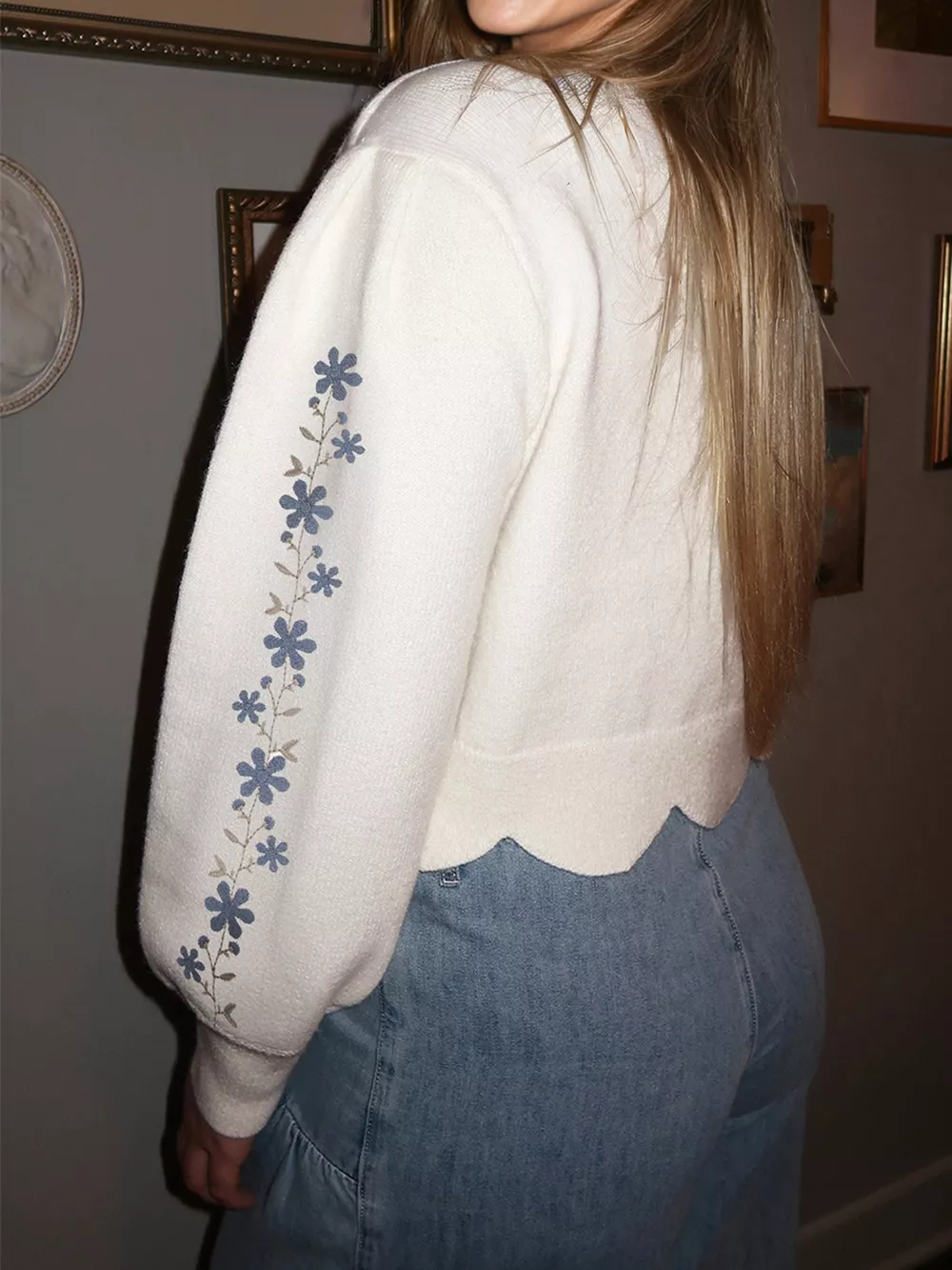 Floral Embroidered Scallop Hem Cropped Sweater, image 4