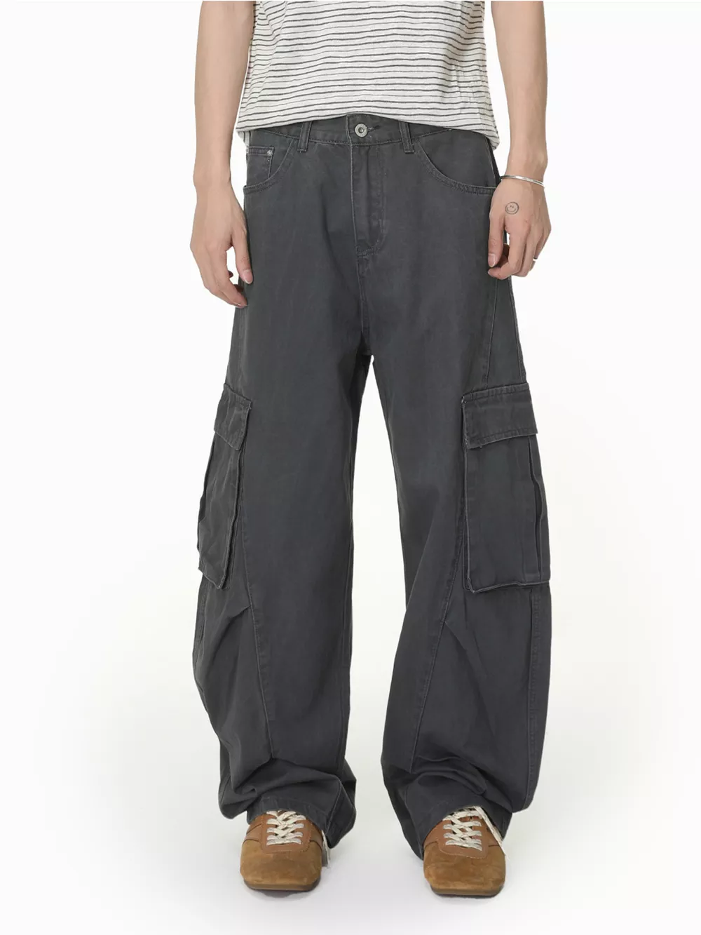 Men's Loose-Fit Cargo Jeans, image 2