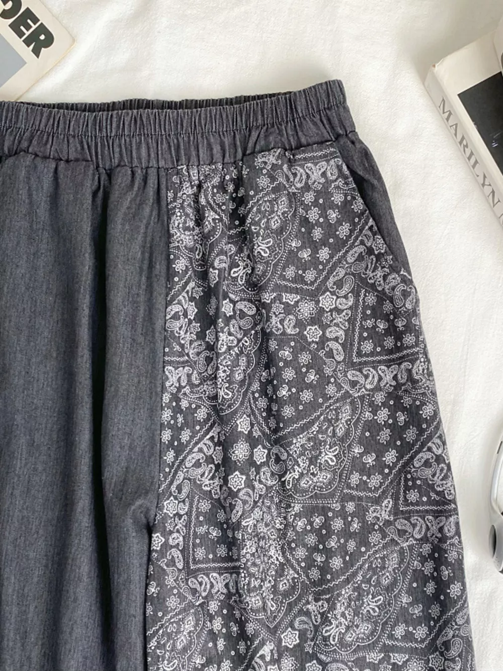 Elastic Waist Printed Jeans