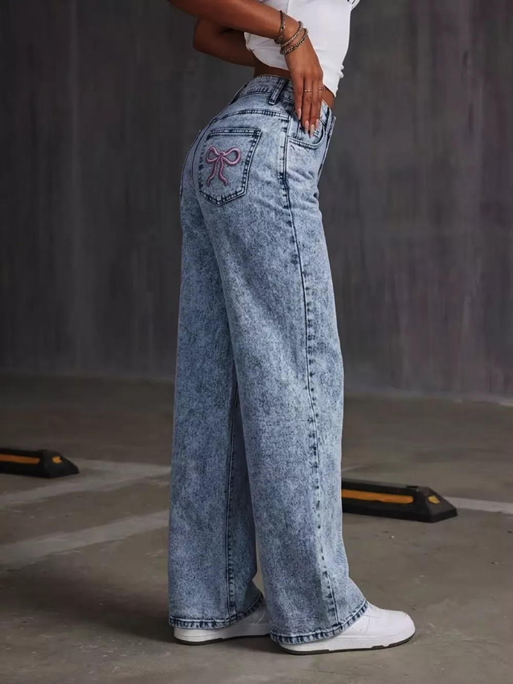Washed Wide Leg Jeans with Embroidered Bow Detail, image 4