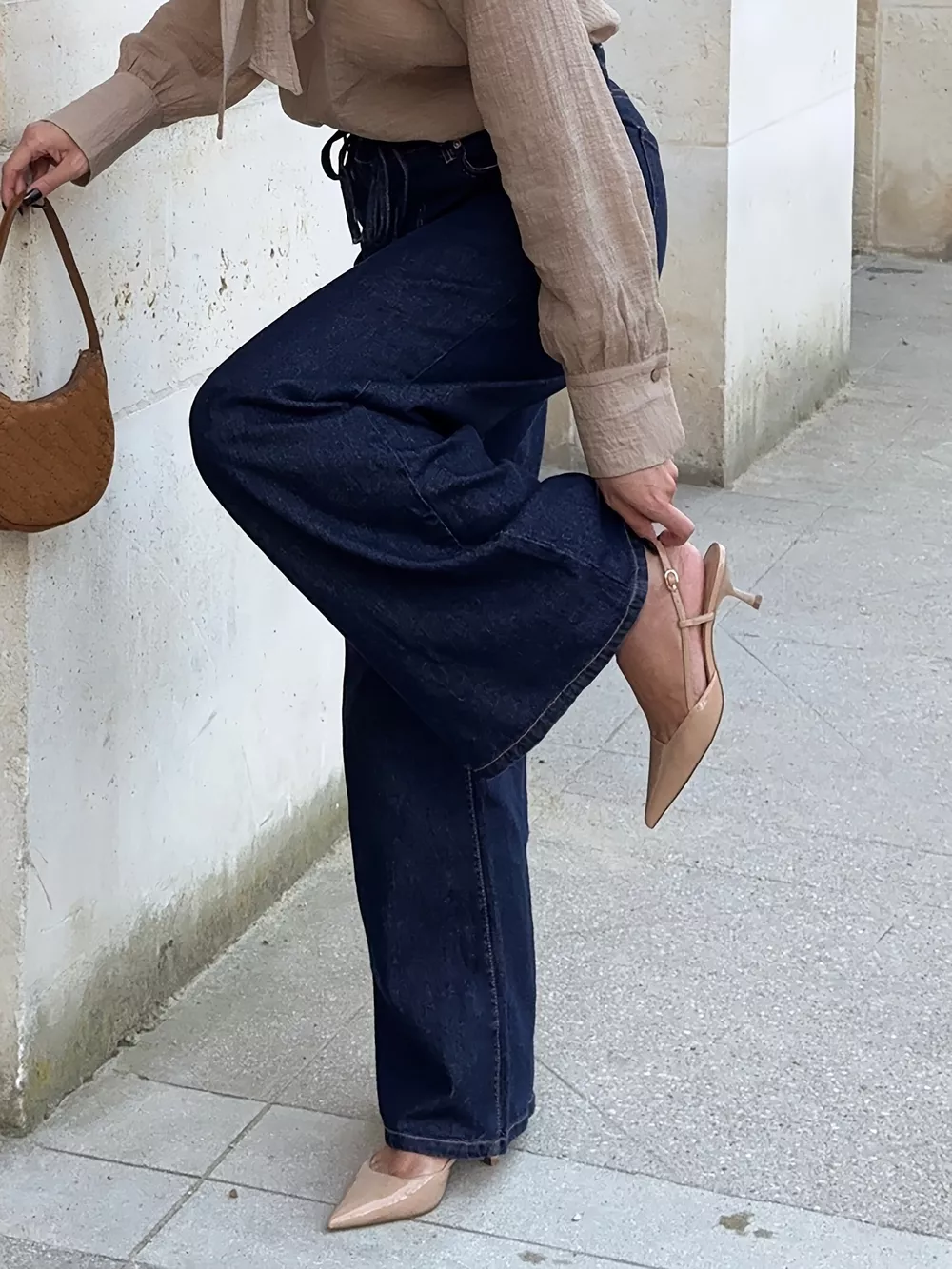 Tied Loose Fit Flare Jeans, image 2
