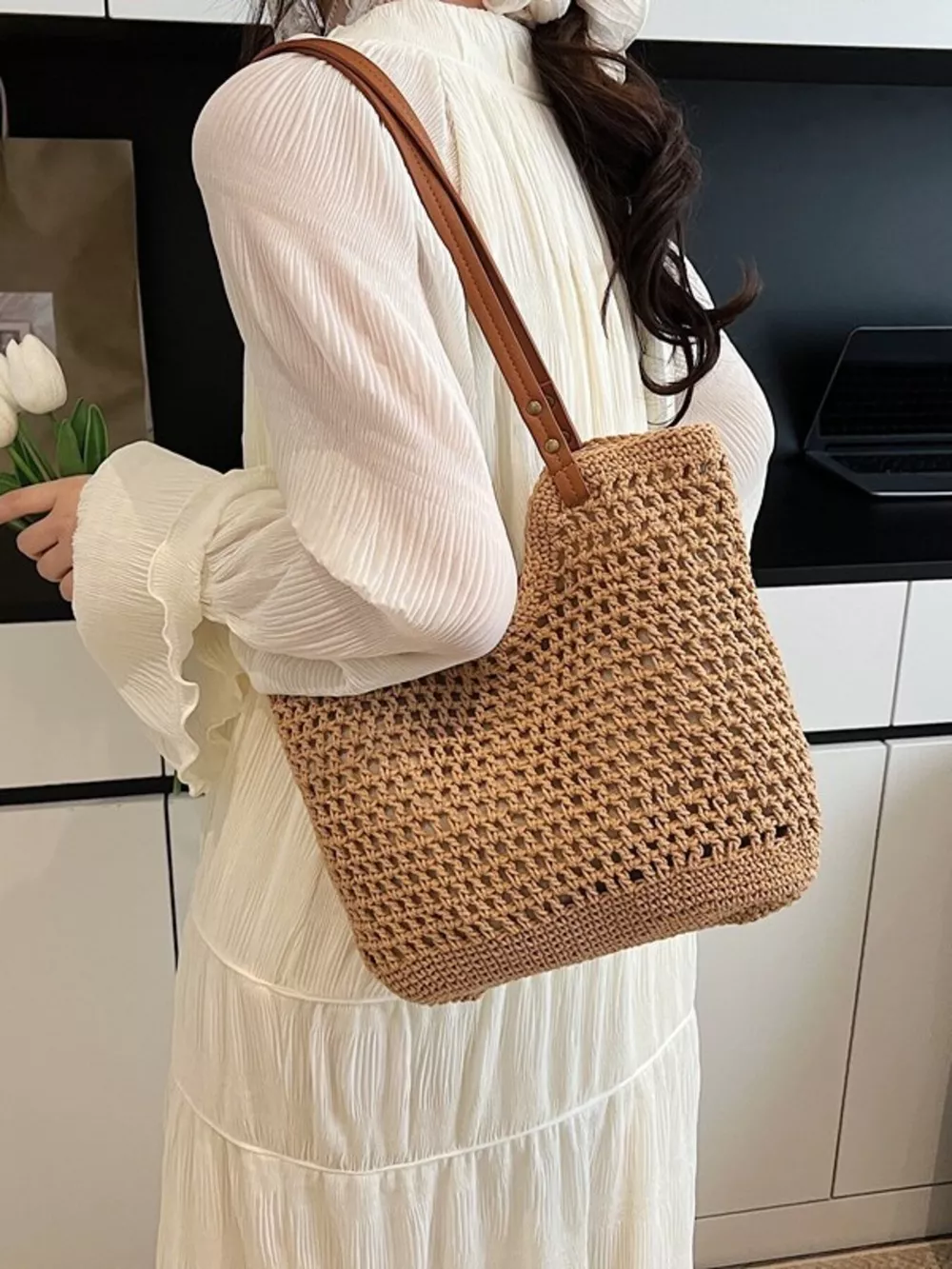 Woven Straw Shoulder Bag, image 3