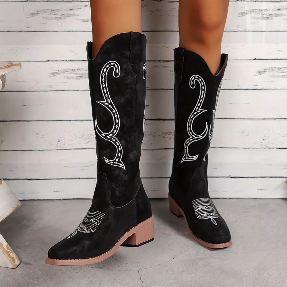 Embroidered Round Toe Block Heels Boots