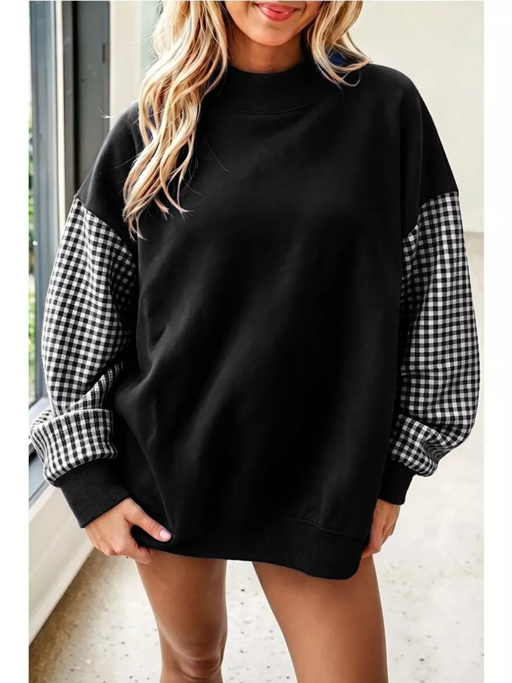 Gingham Sleeves Round Neck Sweatshirt